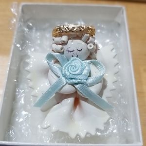 Macaroni Angel Pin
